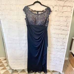 David’s Bridal blue lace and chiffon Bridal Dress